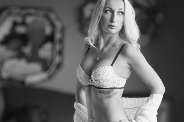 katie-bw158C3F51-B997-5CEE-15D2-43A143911C5B.jpg