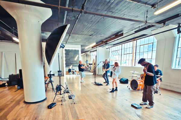riffster-afterlaughter-bts-2A92F46DE-1D3C-7A61-0626-A2E8617ADE4C.jpg