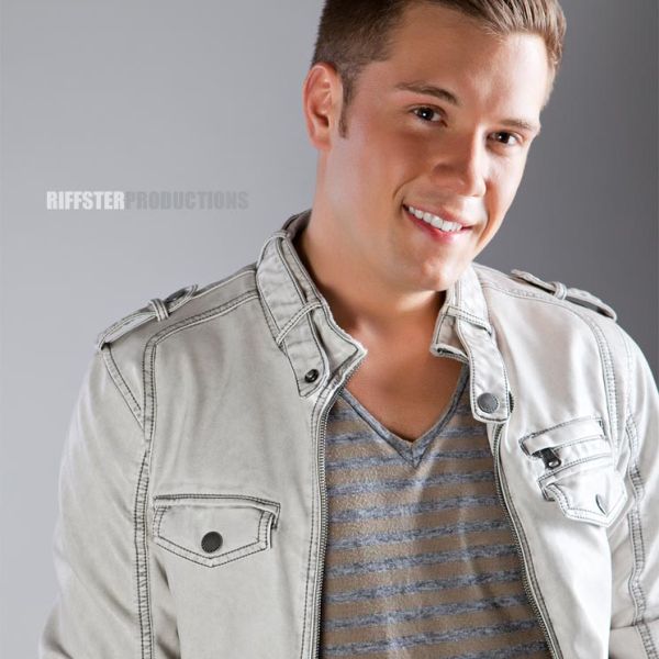 costas-portrait-web0c3ddfde-2f6c-7b13-7b22-558d87c6cf9f3A9B4B2A-9FE6-AEDE-8A10-4A5B363BE8BF.jpg
